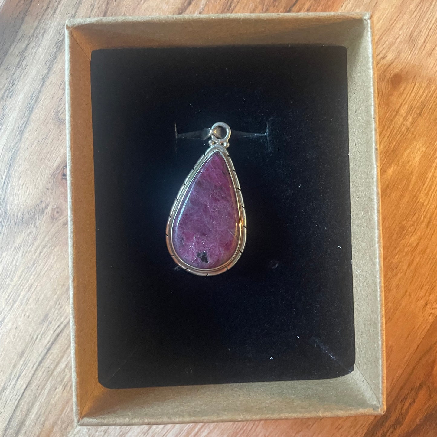 925 zilveren hanger met robijnsteen