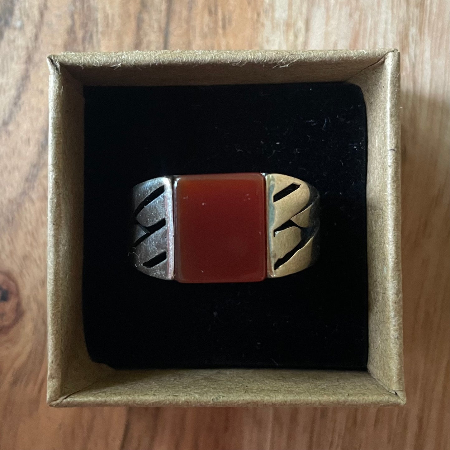 925 ring met rode edelsteen