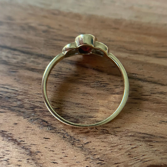 9 karaats ring robijn