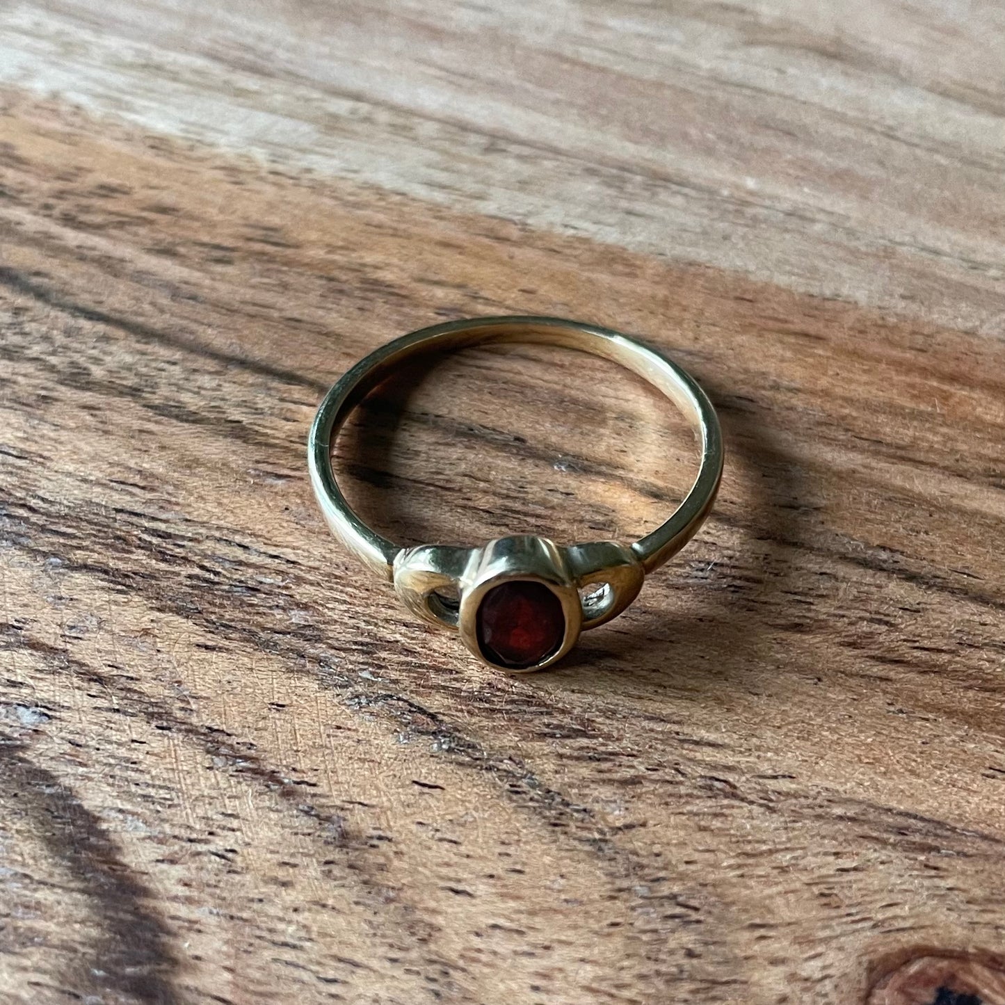 9 karaats ring robijn